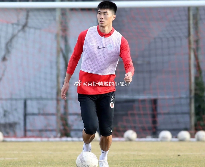 中国球员吴少聪结束了本赛季的全部比赛，将与俱乐部商谈是否续约